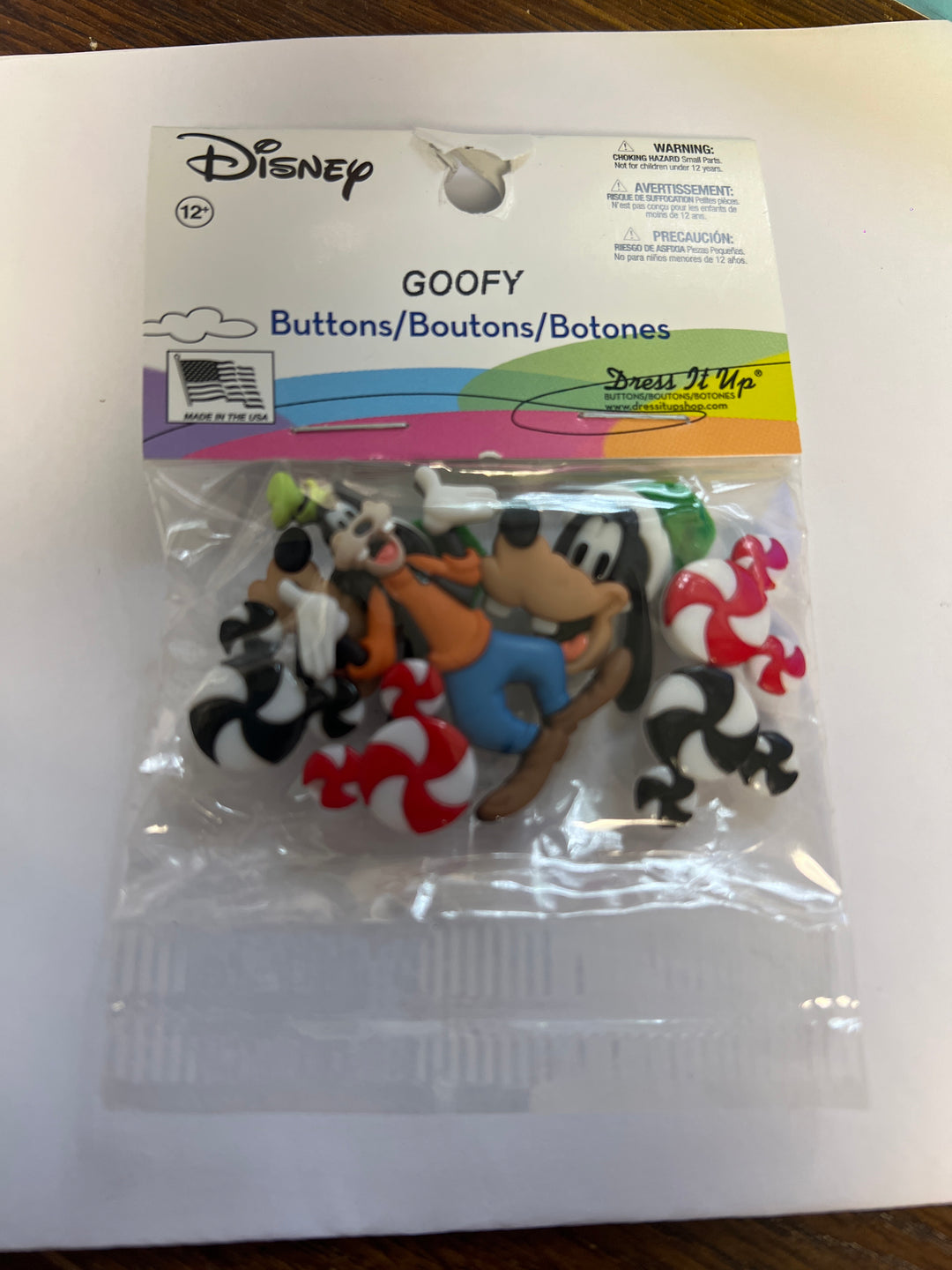 Dress it Up - Disney - Goofy Holiday Buttons - Version 2